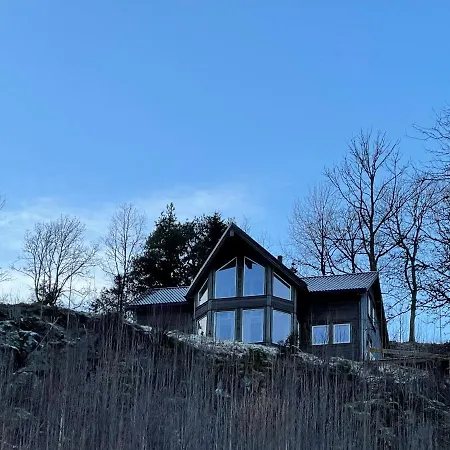 Lakes And Mountain, We Got Both! Moi (Lund)