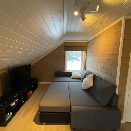 Lakes And Mountain, We Got Both! * Moi (Lund)