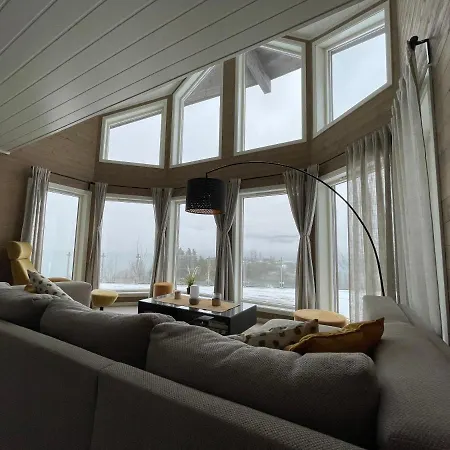 Lakes And Mountain, We Got Both! Holiday home